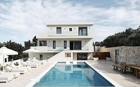 Mamfredas Luxury Residence